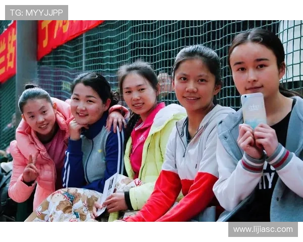 周静专访:从青涩球员到网球精英的成长之路回顾